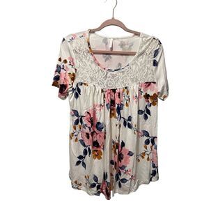 Bishuige white floral top, women’s size L